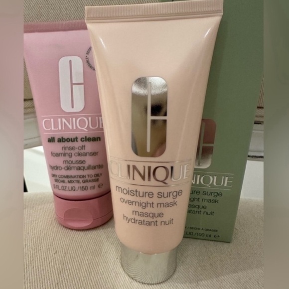 Clinique Other - Clinique NWT Bundle Overnight Moisture Mask + Foaming Cleanser 2 Piece Set